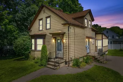 11 Newton St, Mansfield, MA 02048