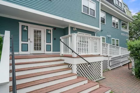 135 Willow Ave #3, Somerville, MA 02144