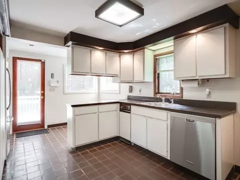 64 Central St, Saugus, MA 01906 photo 18