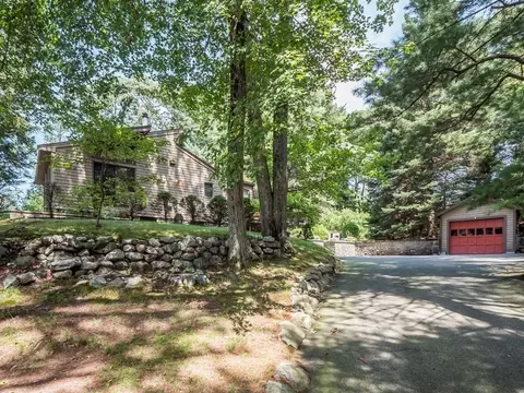 64 Central St, Saugus, MA 01906 photo 2