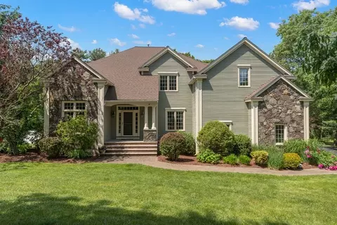41 Sherwood Dr, North Andover, MA 01845