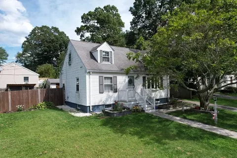 2 Brookside Ter, Randolph, MA 02368