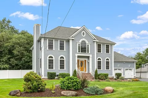 26 Brundrett Ave, Andover, MA 01810