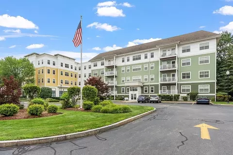 248 Main St #417, Hudson, MA 01749