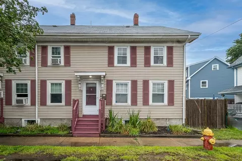 65 Lynn St #`1, Peabody, MA 01960