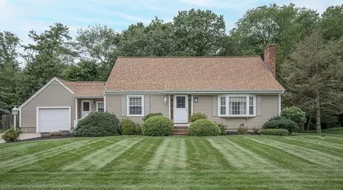 88 Briarbrook Dr, Seekonk, MA 02771