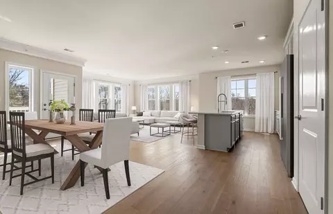 260 Martins Lndg #307, North Reading, MA 01864