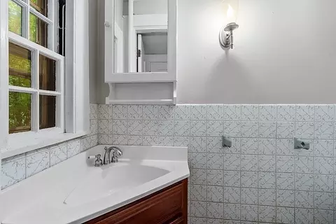 13 Saint Elmo Rd, Worcester, MA 01602 photo 8