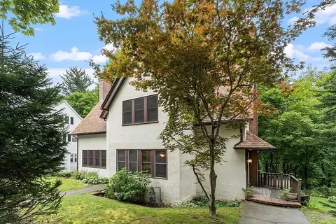13 Saint Elmo Rd, Worcester, MA 01602 photo 3