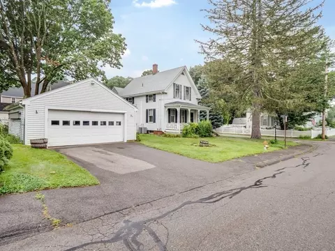 24 Clinton St, Marlborough, MA 01752