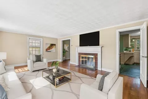 7 Spring St, Lexington, MA 02421 photo 2