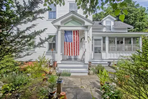 57 Pine St, Northampton, MA 01062