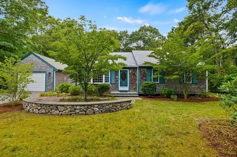 88 Candace Way, Falmouth, MA 02536