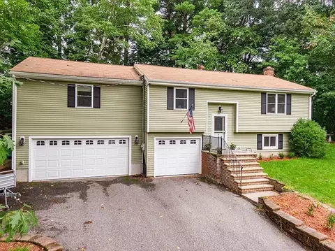 30 Maplewood Ave, Tyngsborough, MA 01879