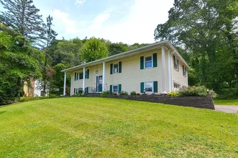 17 Fontaine St, Marlborough, MA 01752