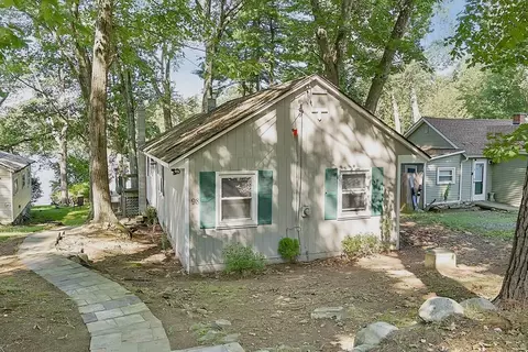 98 Beech St, Palmer, MA 01069