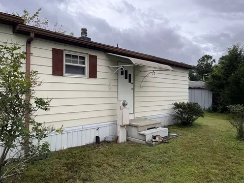 31 Lamplighter Ln #31, Springfield, MA 01119 photo 3