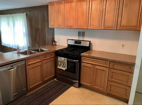31 Lamplighter Ln #31, Springfield, MA 01119 photo 13