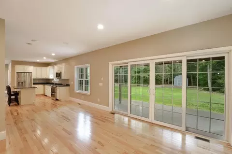 828 Cotuit Rd, Mashpee, MA 02649 photo 10
