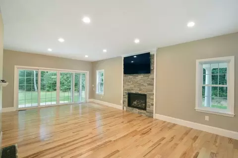 828 Cotuit Rd, Mashpee, MA 02649 photo 11