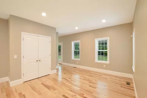 828 Cotuit Rd, Mashpee, MA 02649 photo 9