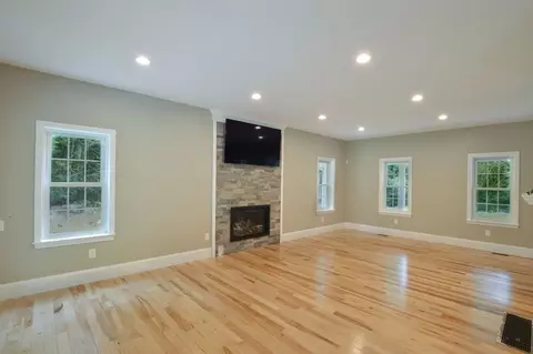 828 Cotuit Rd, Mashpee, MA 02649 photo 12