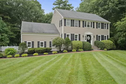 20 Briggs Ln, Hanover, MA 02339