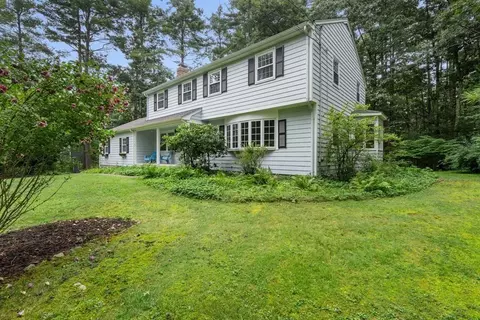 122 Causeway St, Medfield, MA 02052