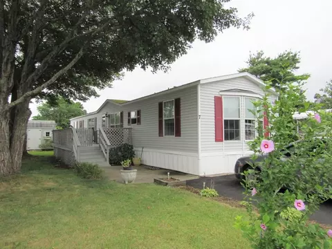 7 Alfred St, Wareham, MA 02538