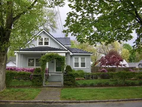 161 Penrose St, Springfield, MA 01109