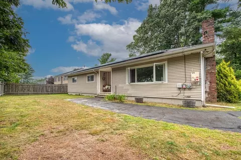 985 Wildwood Rd, New Bedford, MA 02745