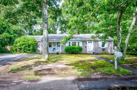 13 Pram Rd, Barnstable, MA 02601