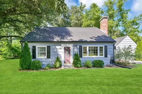 3 Pleasant View Rd, Wilbraham, MA 01095