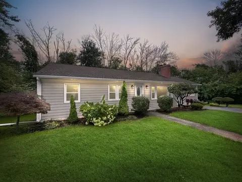 30 View St, Dracut, MA 01826 photo 3