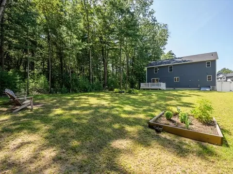 145 Barrington Dr, Springfield, MA 01129 photo 41