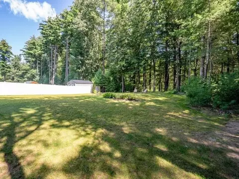 145 Barrington Dr, Springfield, MA 01129 photo 38