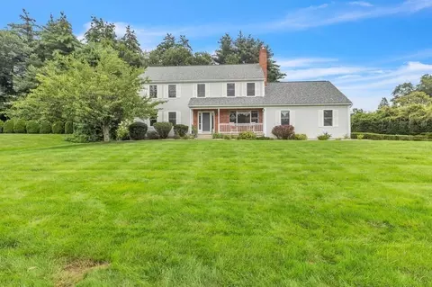 5 Heritage Cir, East Longmeadow, MA 01028