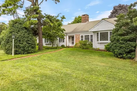 107 Spice Ln, Barnstable, MA 02655