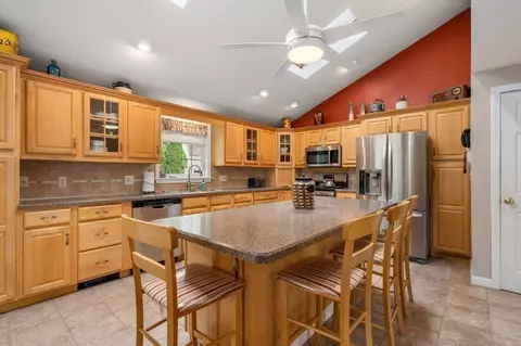 23 Arnold Rd, Douglas, MA 01516 photo 8
