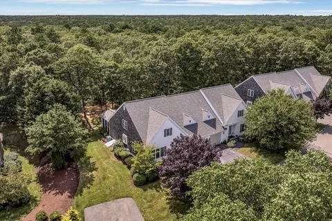24 Stratford Rdg #24, Mashpee, MA 02649
