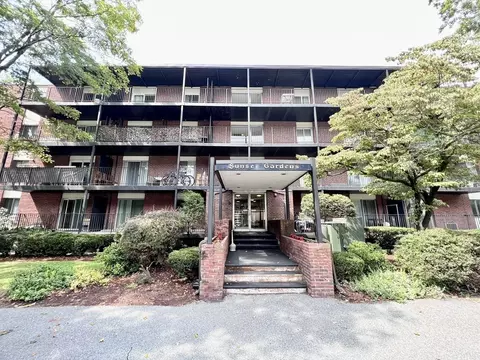 45 Oval Rd #14, Quincy, MA 02170