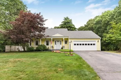 39 Turnberry Dr, Plymouth, MA 02360