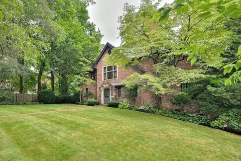 84 Hammondswood Rd, Newton, MA 02467
