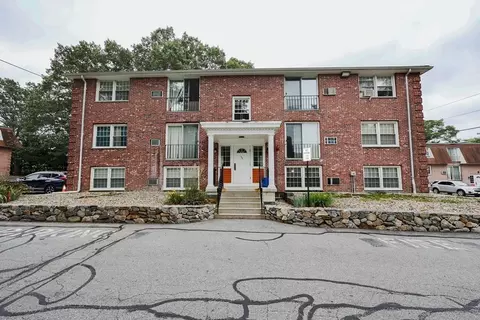 110 Boylston Ln #26, Lowell, MA 01852