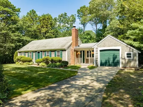 27 Stoney Clf, Barnstable, MA 02632