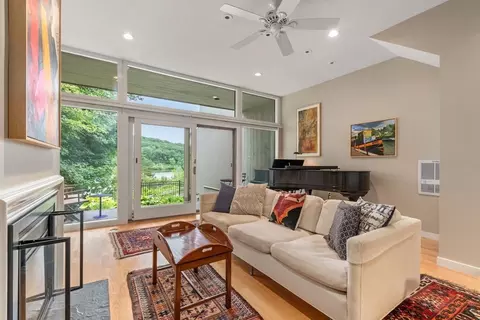 104 Millpond #00, North Andover, MA 01845
