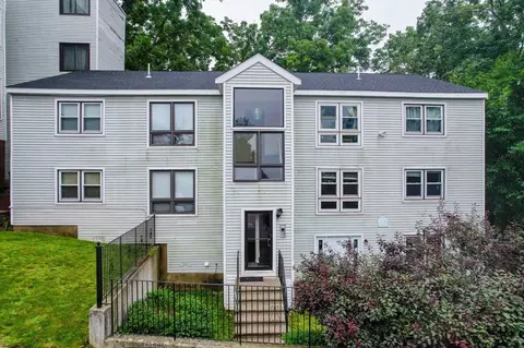 157 Nesmith St #15, Lowell, MA 01852