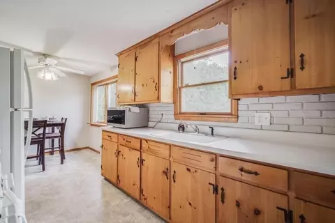132 Nelson St, Chicopee, MA 01013 photo 6