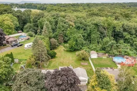 132 Nelson St, Chicopee, MA 01013 photo 35