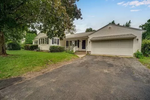 132 Nelson St, Chicopee, MA 01013 photo 24